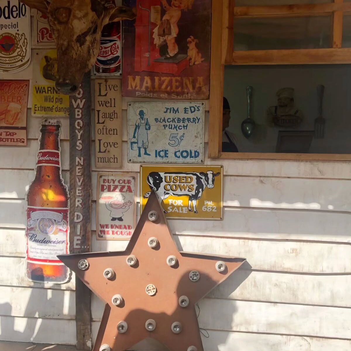 Taco Kitchen Pererenan ambiance